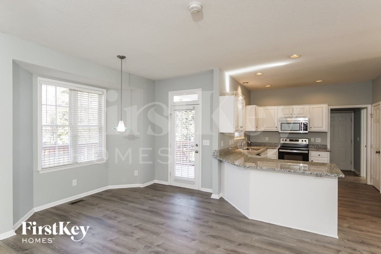 4300 Suffolk Trl - Photo 4 of 15