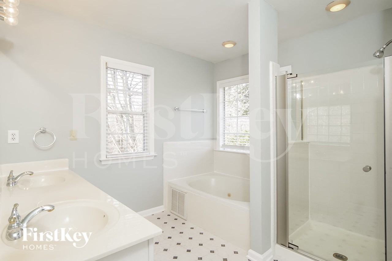 4300 Suffolk Trl - Photo 7 of 15