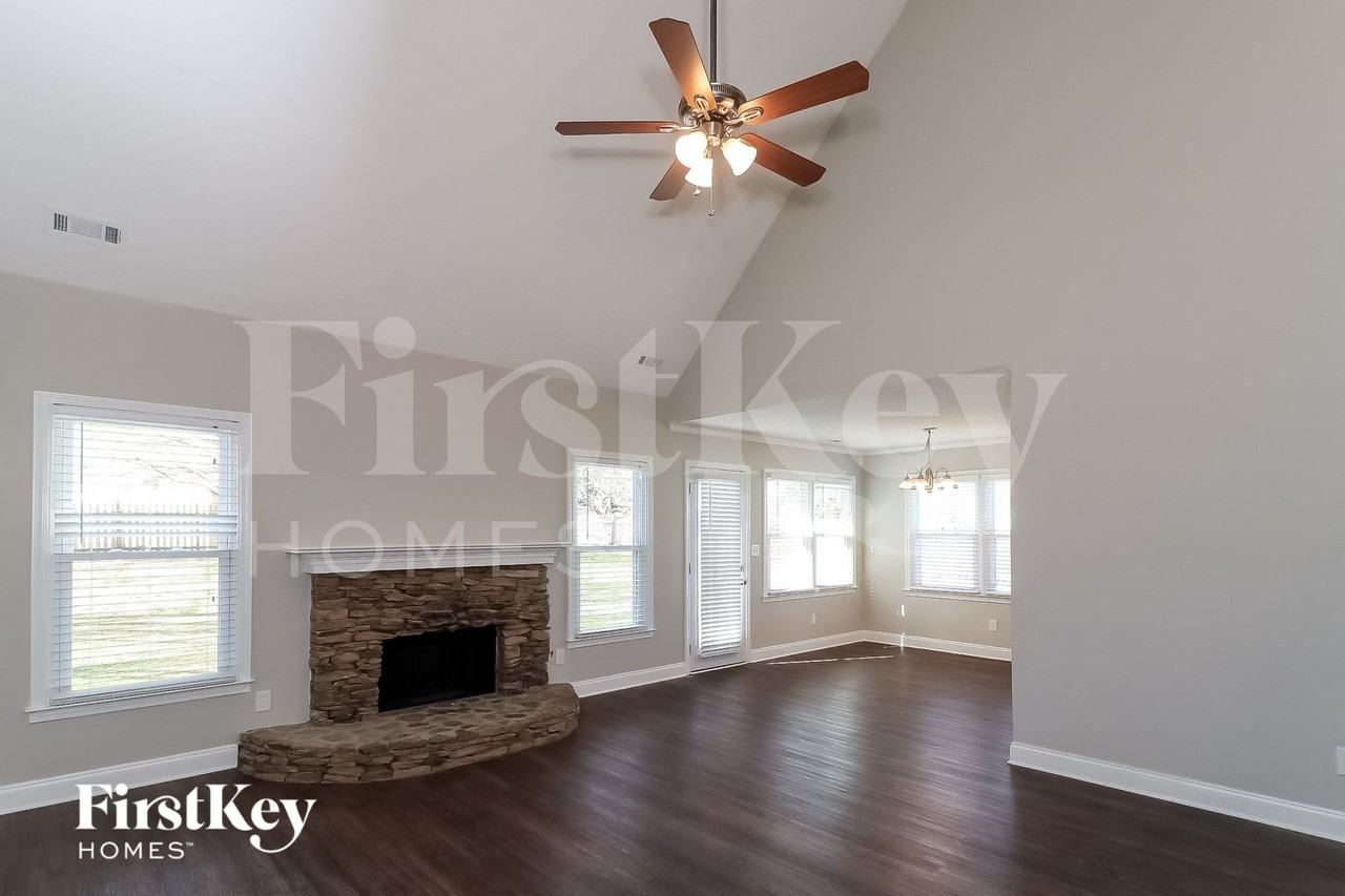 5416 Milling Ct - Photo 3 of 15