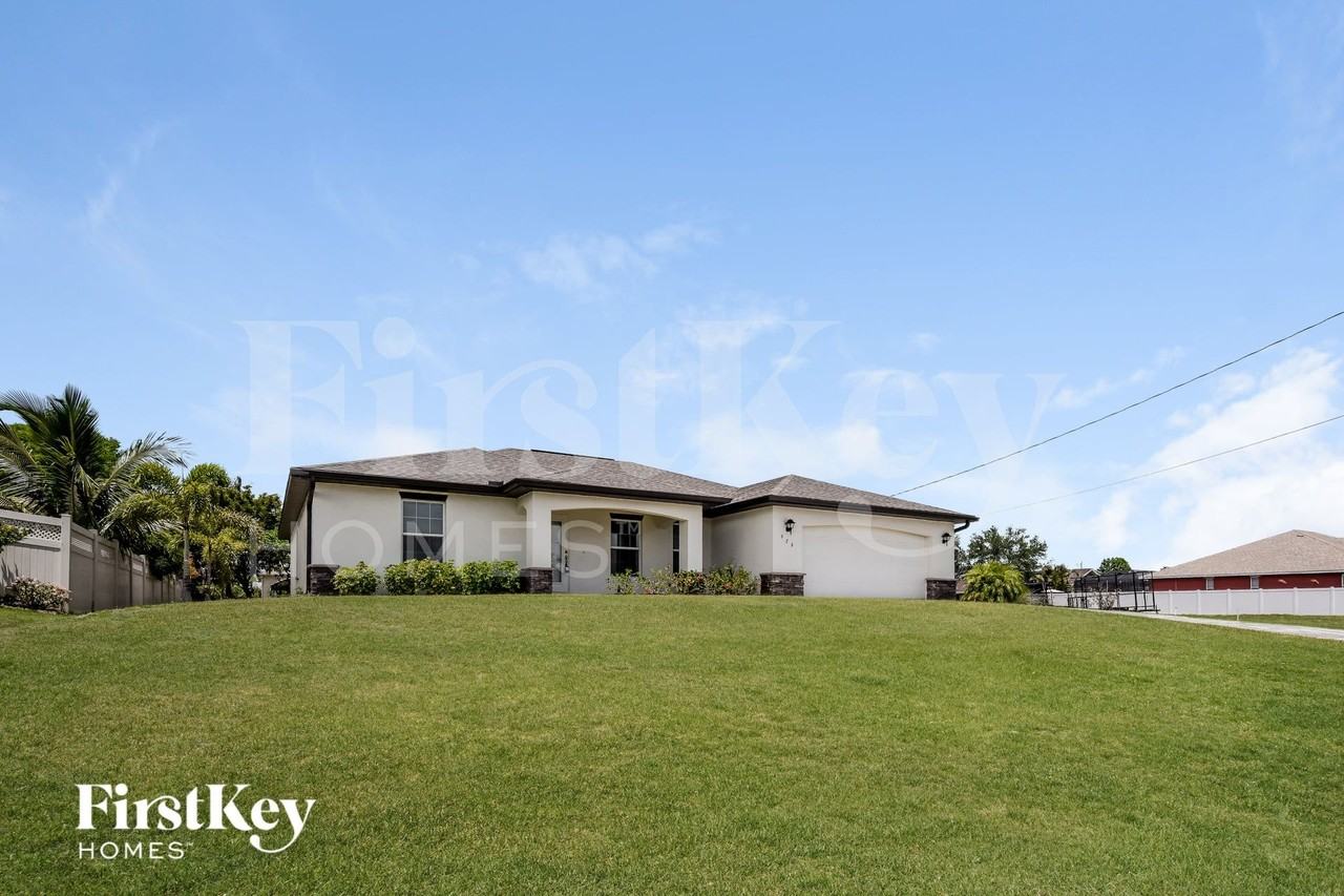926 Nw 9th Pl - Photo 2 of 16