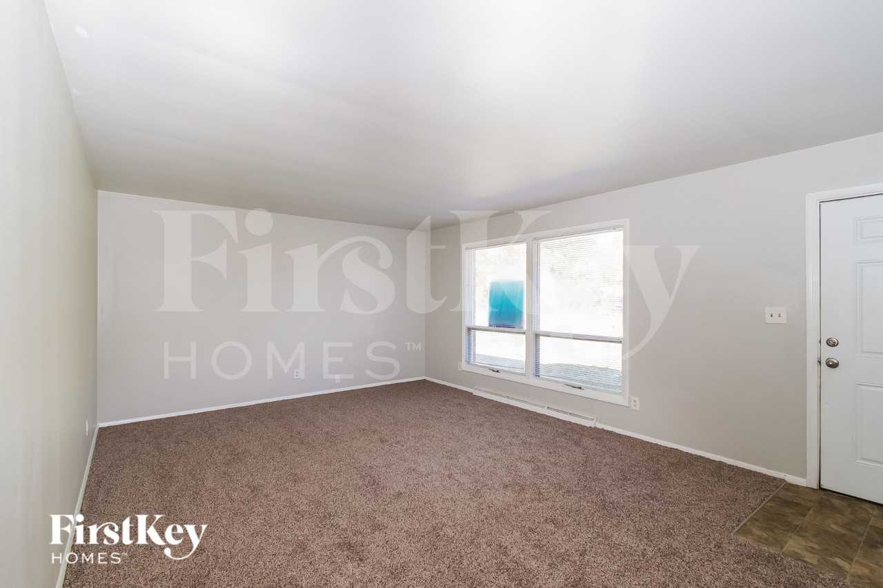 9191 E 25th St - Photo 3 of 15