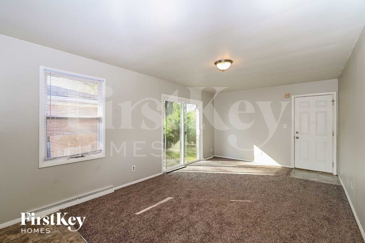 9191 E 25th St - Photo 5 of 15