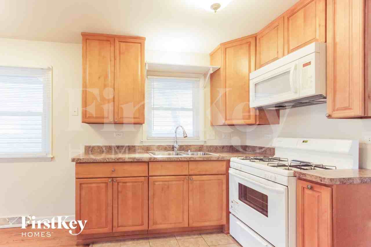 7804 Laramie Ave - Photo 5 of 15