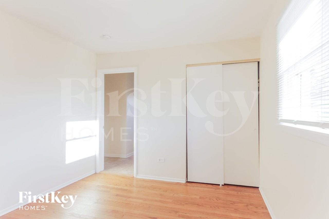 7804 Laramie Ave - Photo 7 of 15