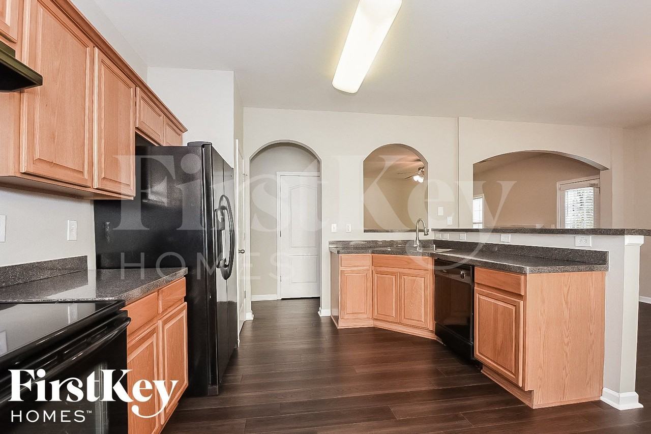 7023 Grand Hickory Dr - Photo 6 of 15