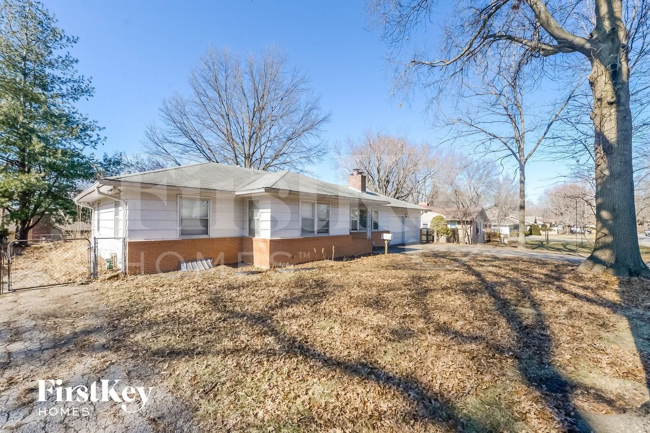6140 Hunter St - Photo 2 of 15