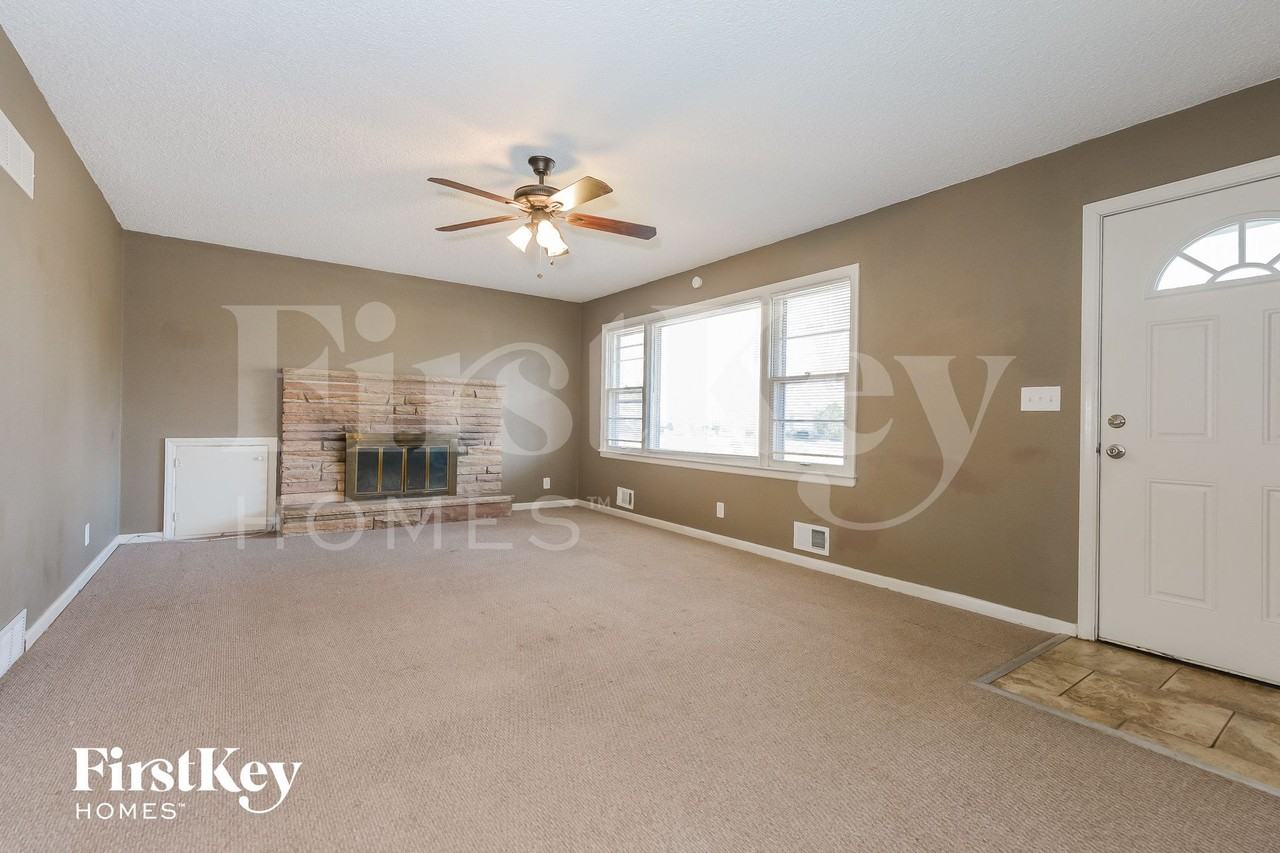 6140 Hunter St - Photo 3 of 15