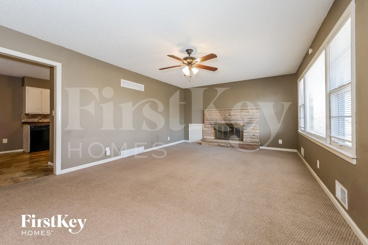 6140 Hunter St - Photo 4 of 15