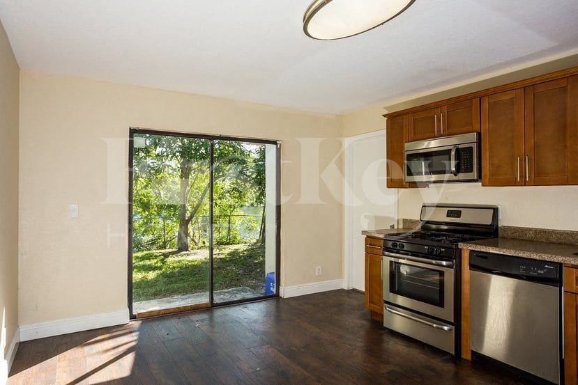 5927 Ithaca Cir W - Photo 5 of 15