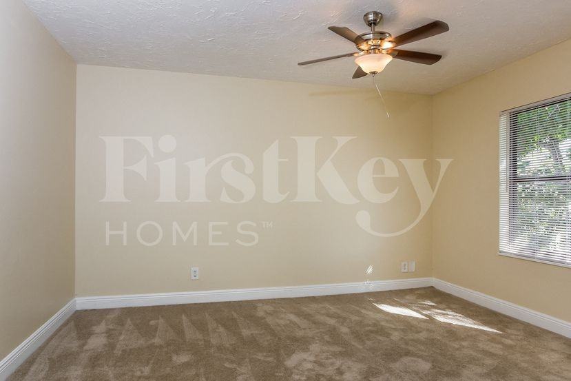 5927 Ithaca Cir W - Photo 7 of 15