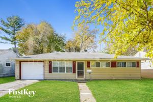 featured image of 4834 N Kenyon Dr