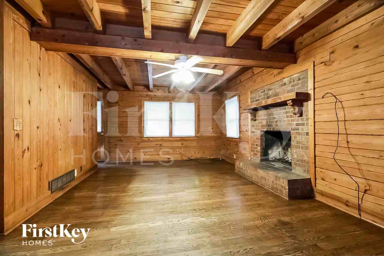 4490 Wallace Cir - Photo 3 of 15