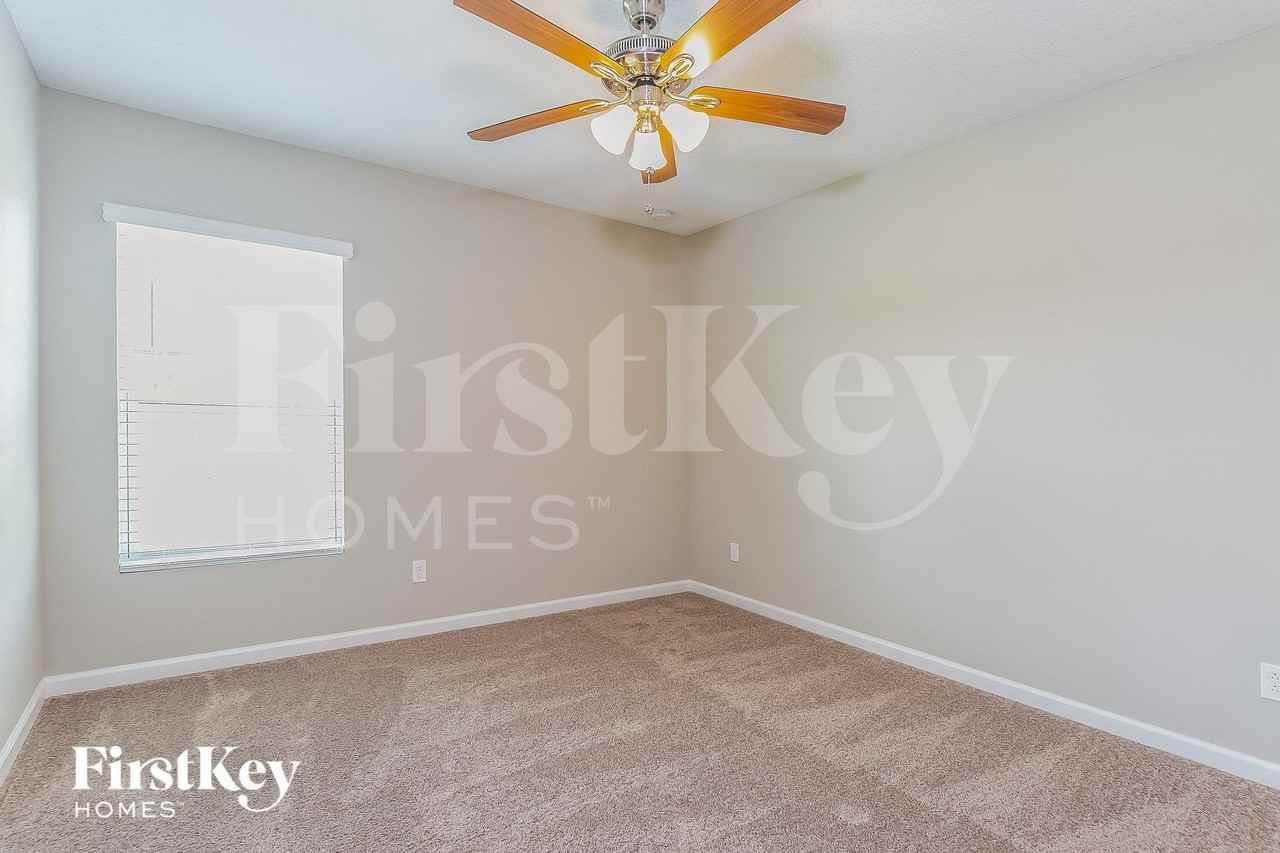 4402 Sw Daemon St - Photo 6 of 15