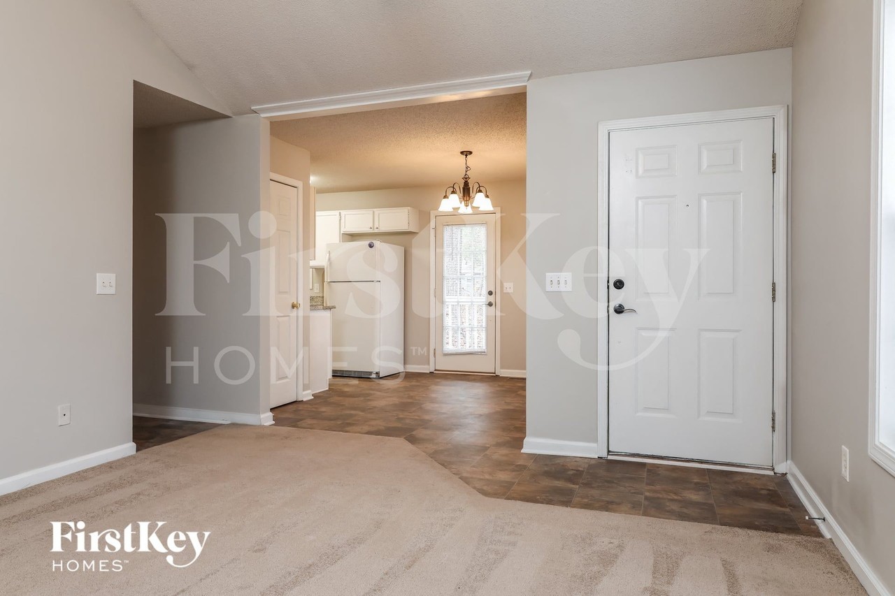 3830 Stutz St - Photo 4 of 15