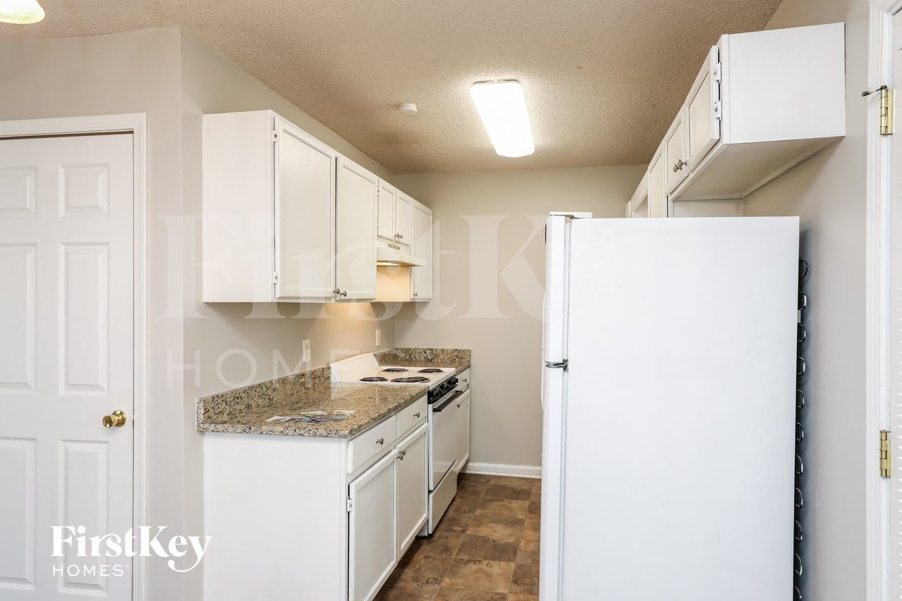 3830 Stutz St - Photo 6 of 15