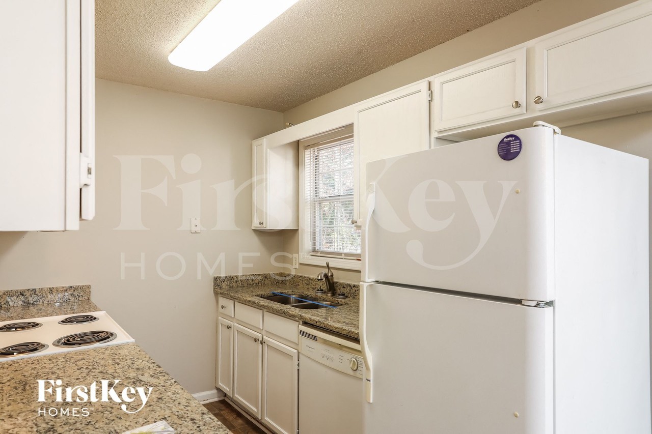 3830 Stutz St - Photo 7 of 15