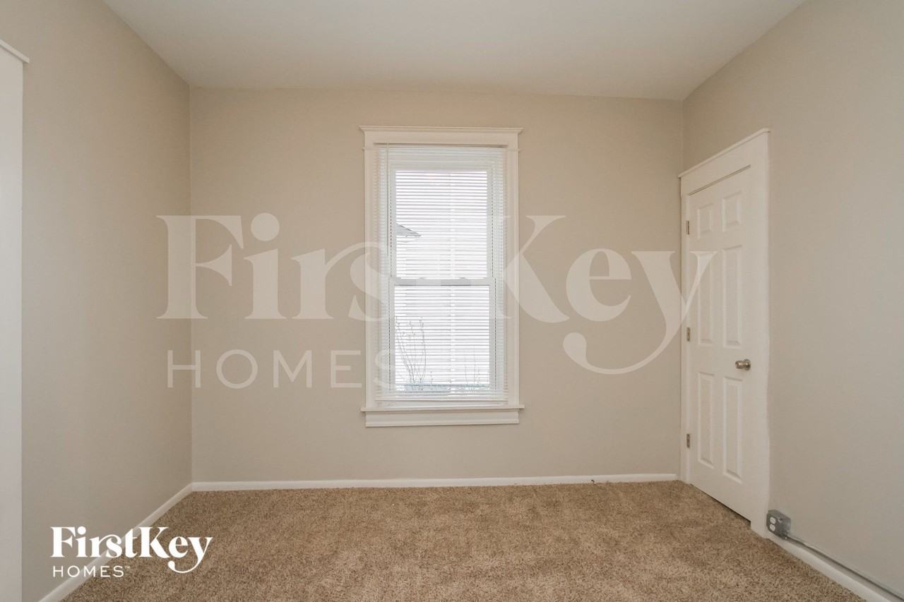 374 Jay St - Photo 7 of 15