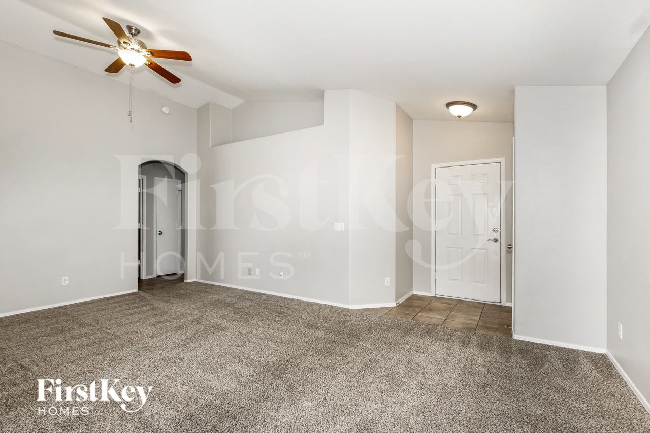 3609 W Tina Ln - Photo 2 of 15