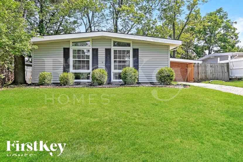 2860 Holiday Hill Dr - Photo 2 of 17