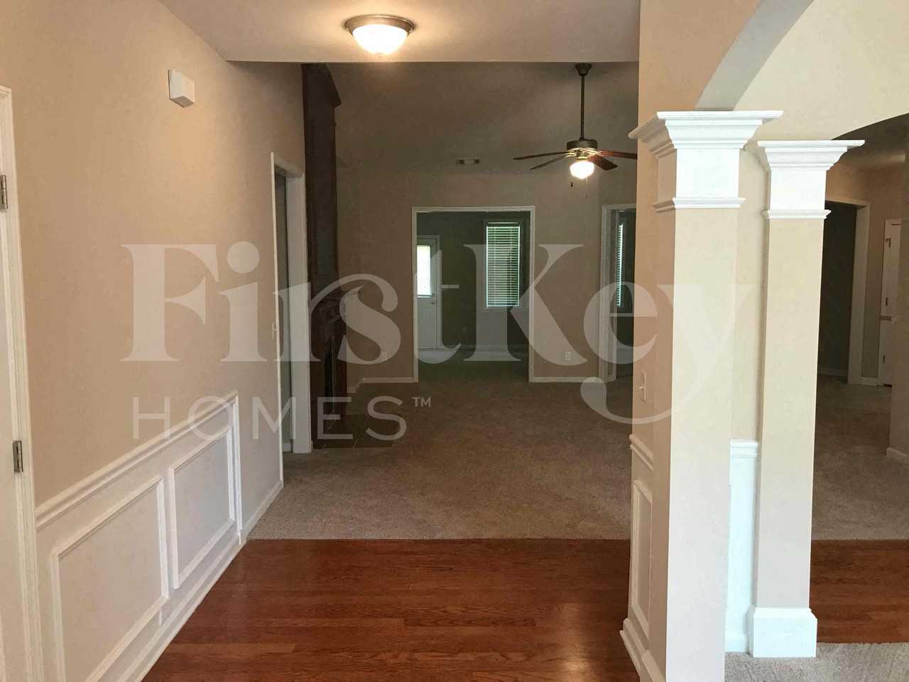 2763 Summit Pkwy Sw - Photo 2 of 26