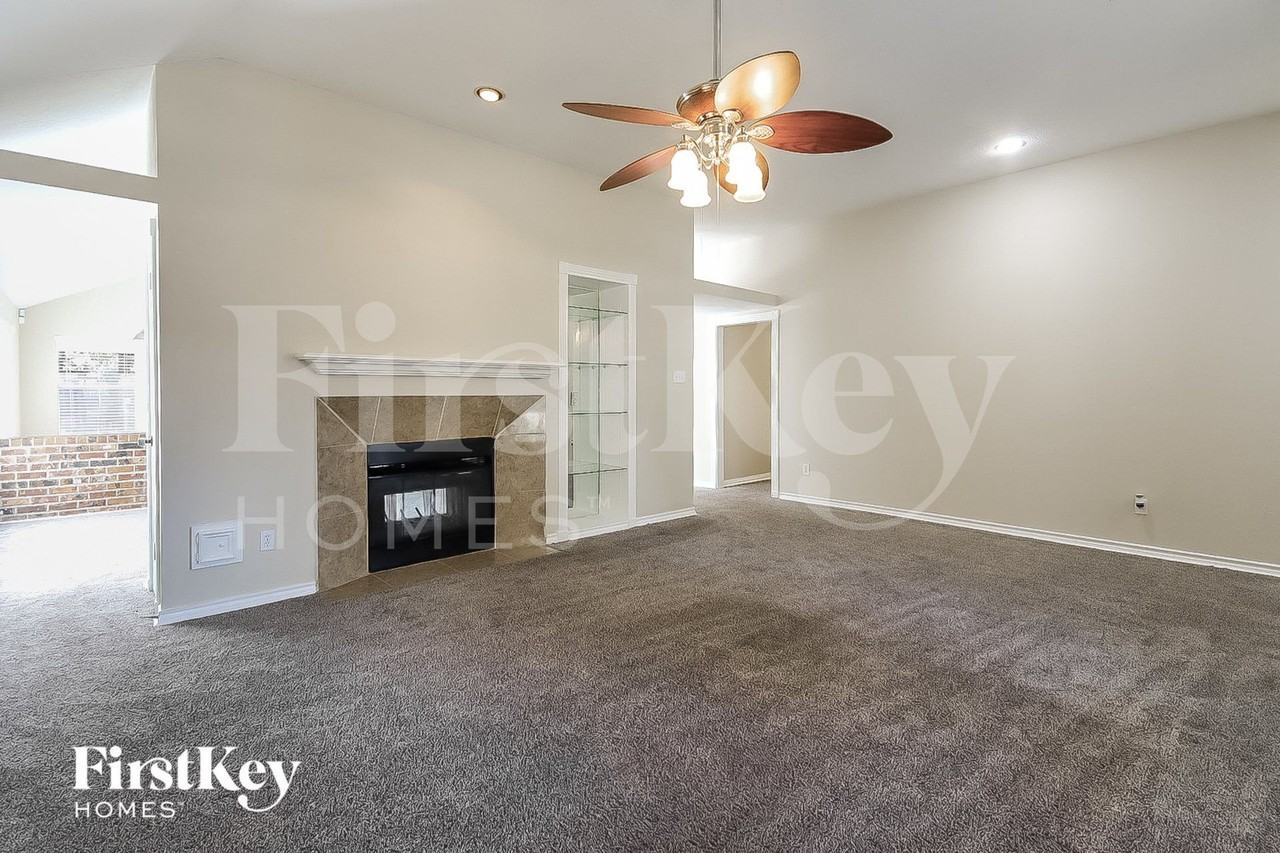 2622 Eagle Nest Ln - Photo 3 of 16