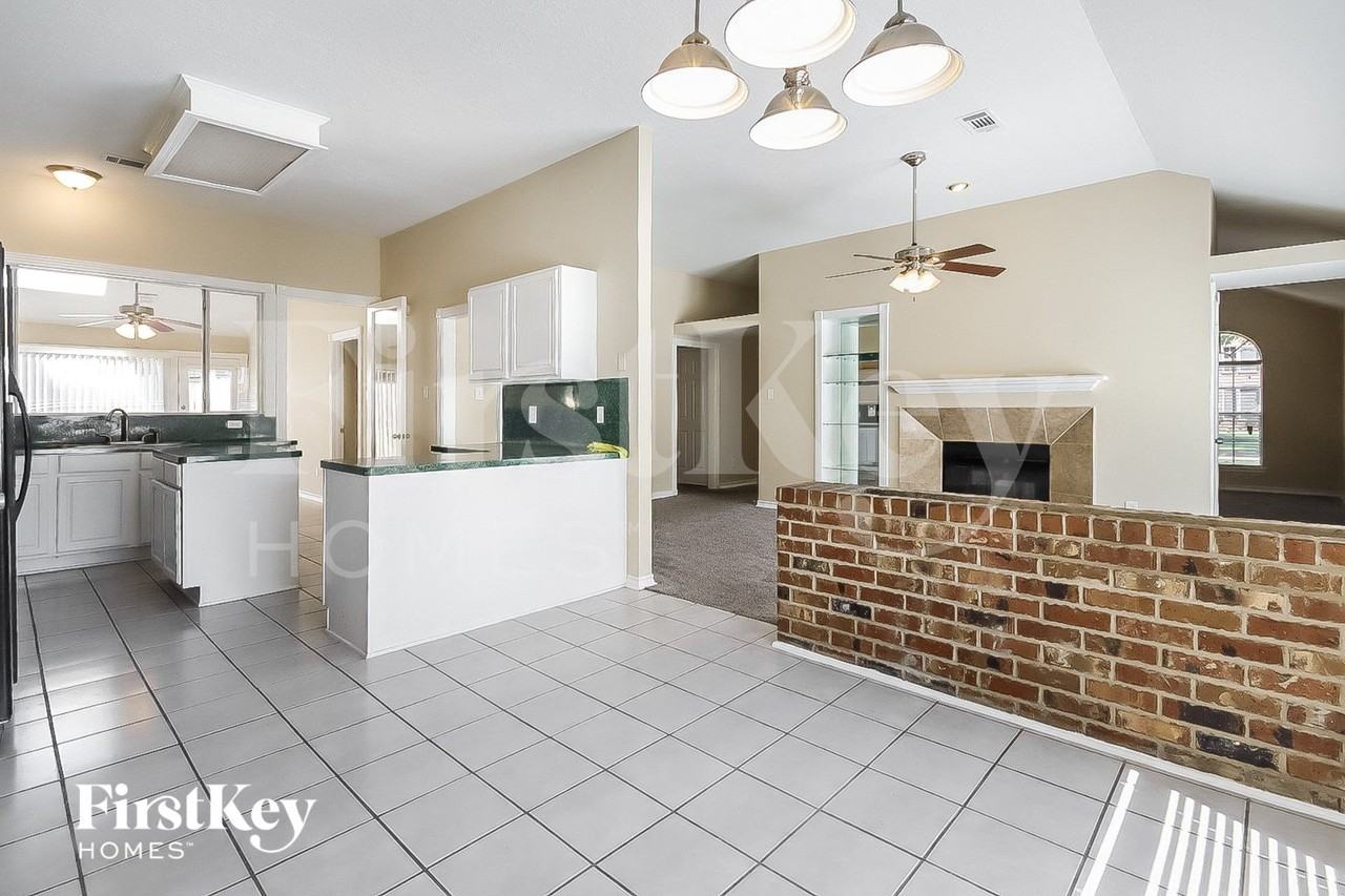 2622 Eagle Nest Ln - Photo 5 of 16