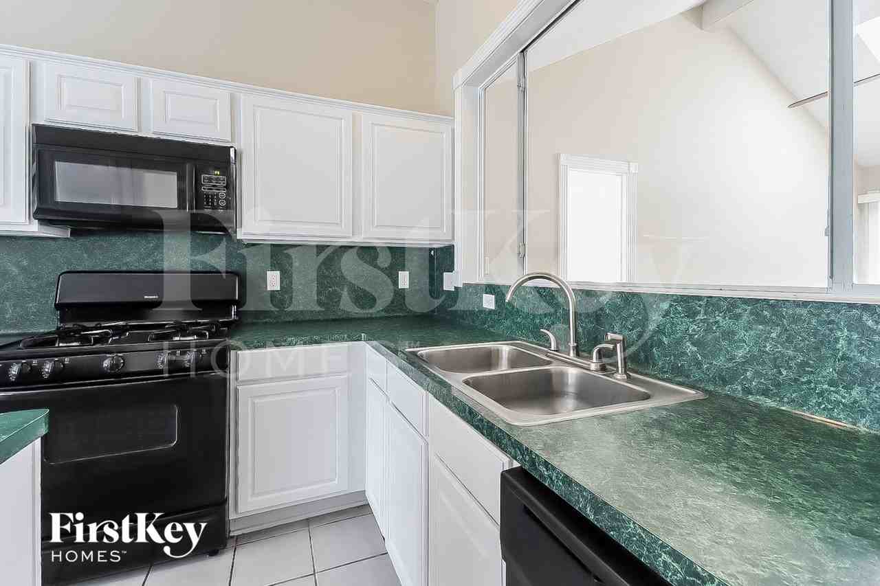 2622 Eagle Nest Ln - Photo 6 of 16