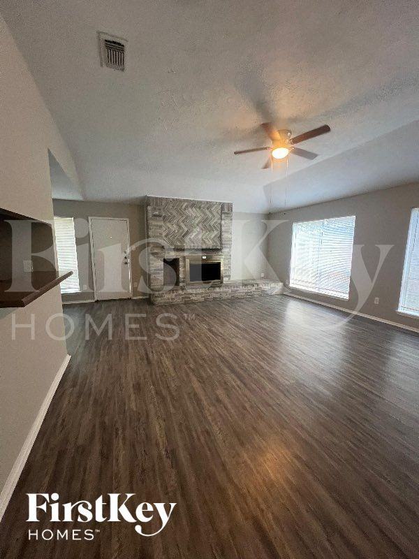 21714 Nickerton Ln - Photo 2 of 13