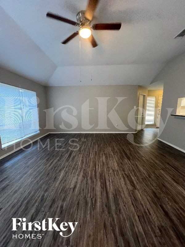 21714 Nickerton Ln - Photo 4 of 13