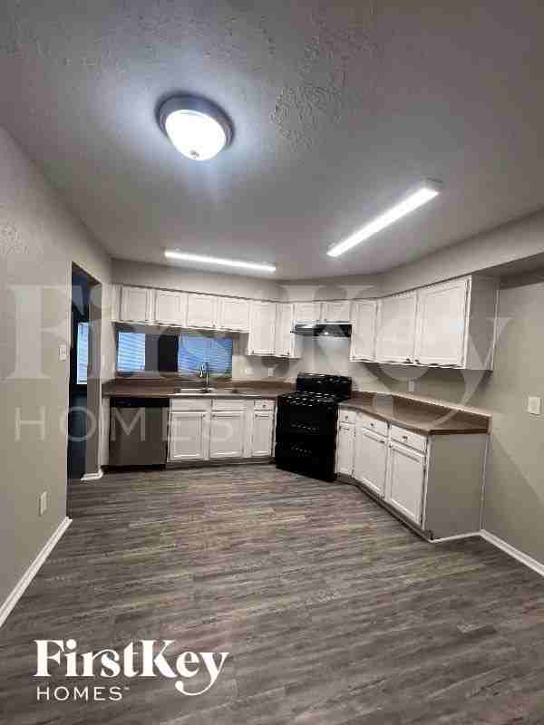 21714 Nickerton Ln - Photo 7 of 13