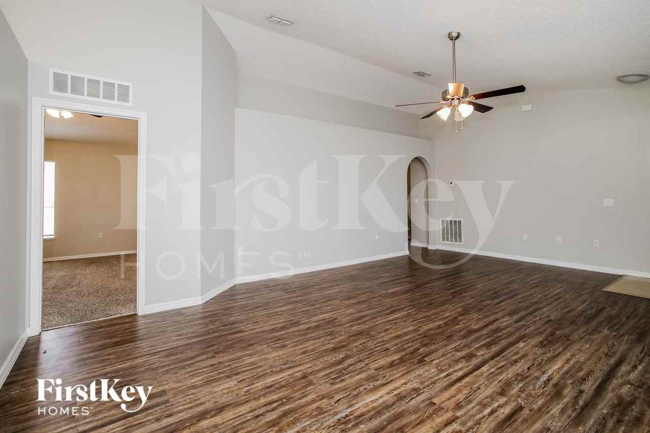 2118 Whispering Trails Blvd - Photo 4 of 16