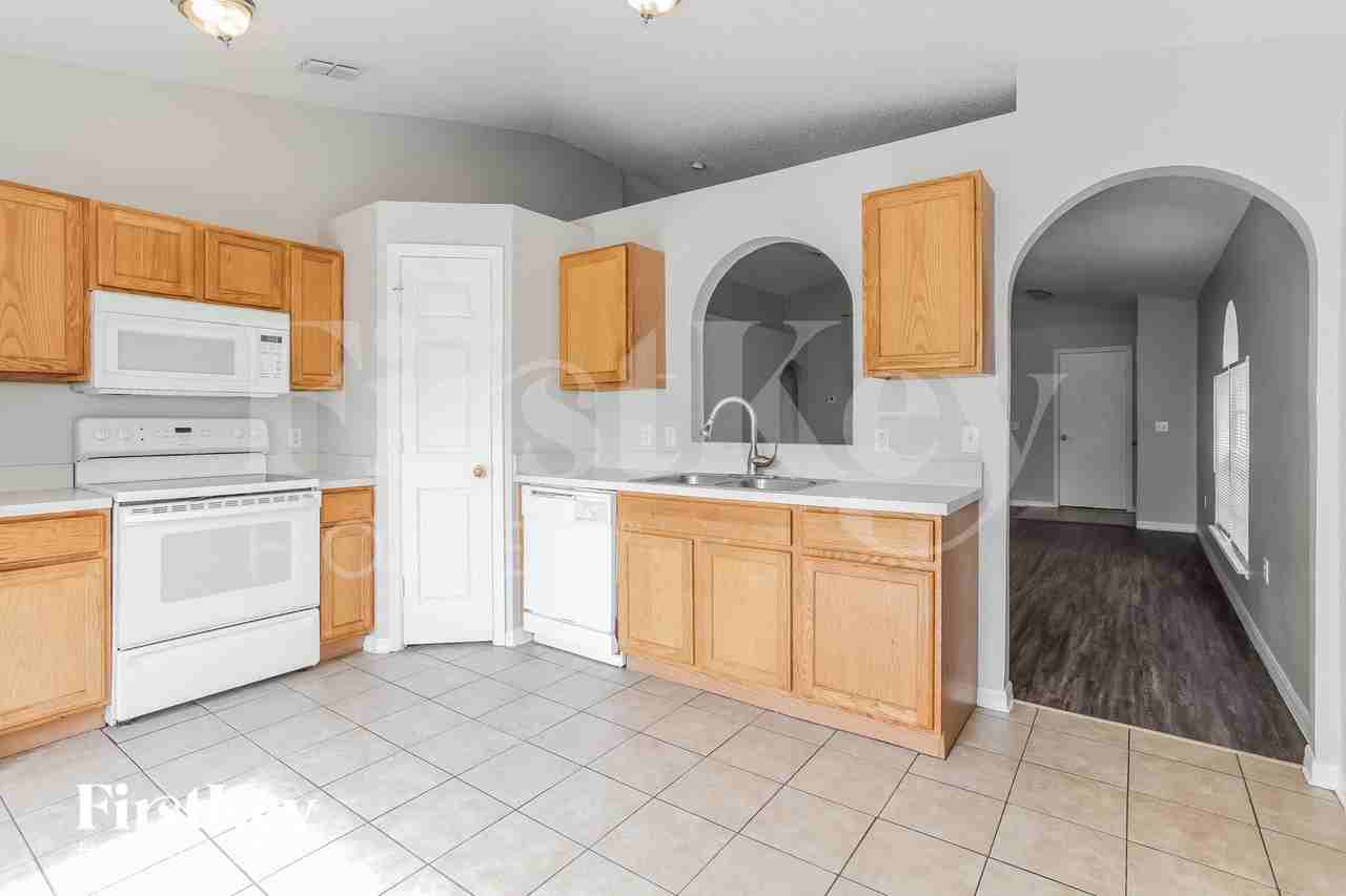 2118 Whispering Trails Blvd - Photo 5 of 16