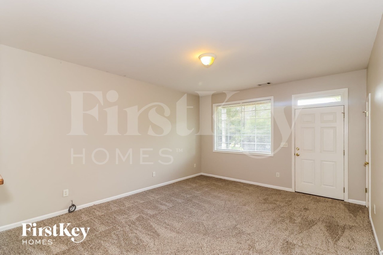 1595 Pilgrim Way - Photo 3 of 13