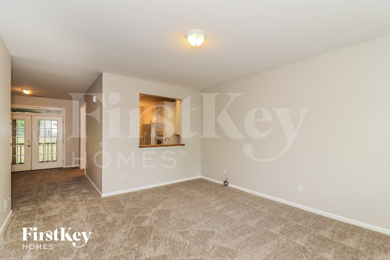1595 Pilgrim Way - Photo 4 of 13