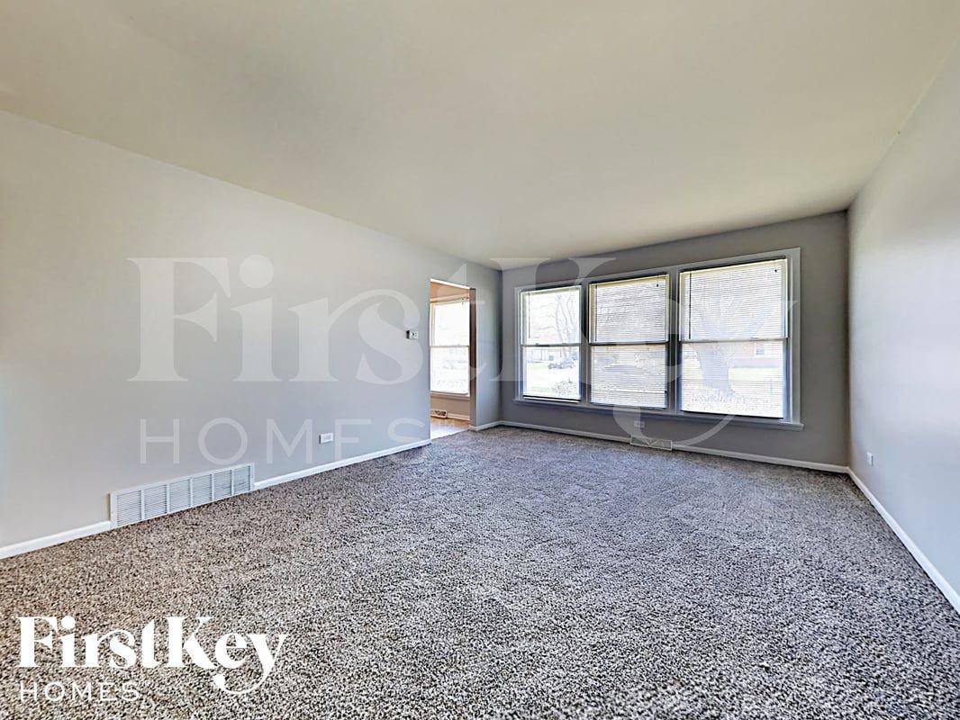 14725 Memorial Dr - Photo 3 of 18