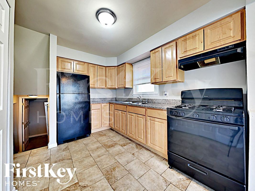 14725 Memorial Dr - Photo 5 of 18
