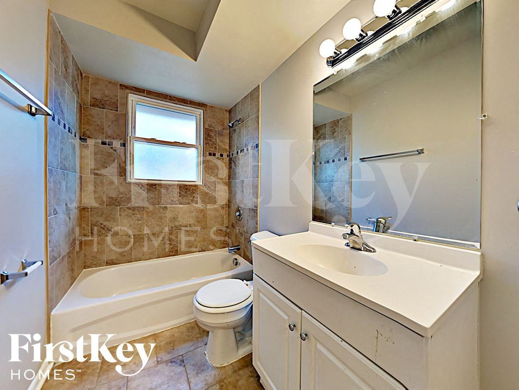 14725 Memorial Dr - Photo 7 of 18