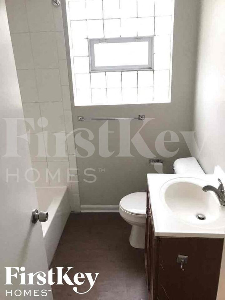 1243 W 123rd St - Photo 5 of 12