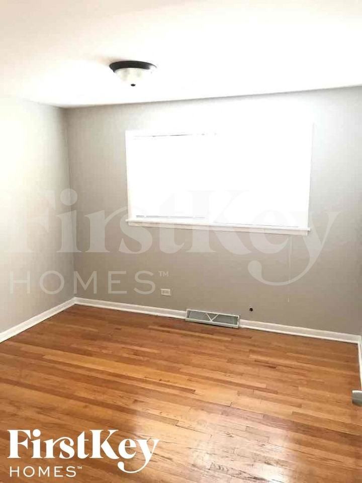 1243 W 123rd St - Photo 6 of 12