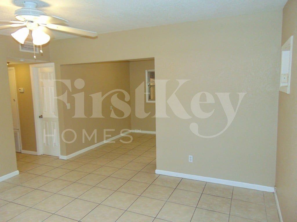 1201 Selma Rd - Photo 2 of 24