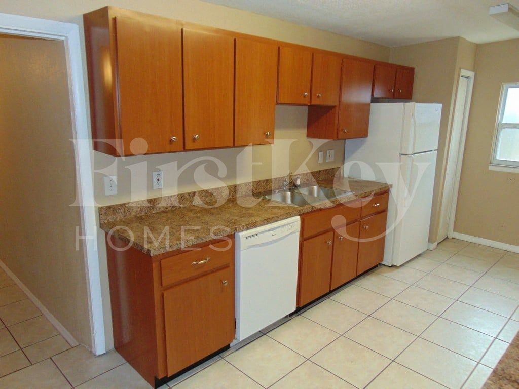 1201 Selma Rd - Photo 7 of 24