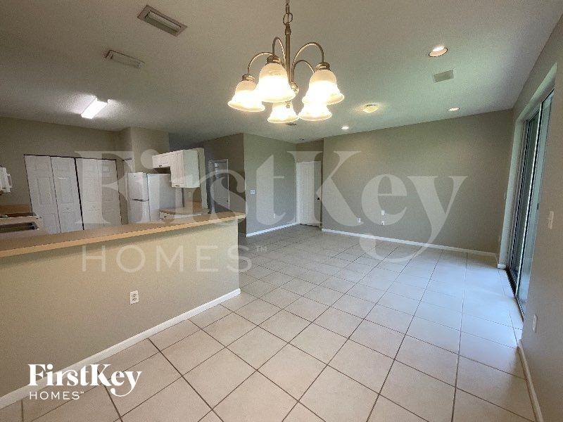 11867 Swstreet - Photo 5 of 15