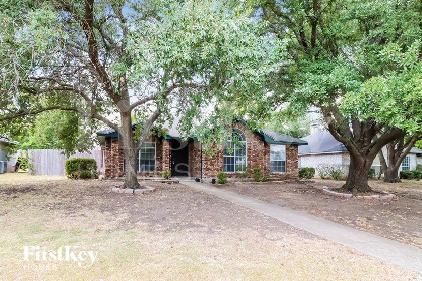 1129 Rosewood Ln