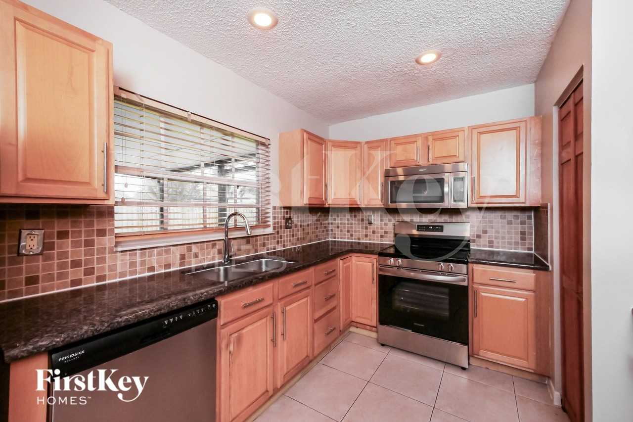11075 Nwplace - Photo 5 of 19