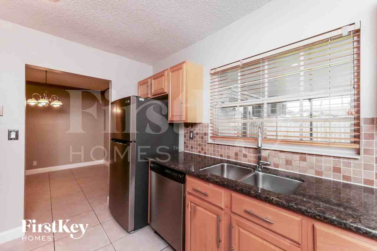 11075 Nwplace - Photo 6 of 19