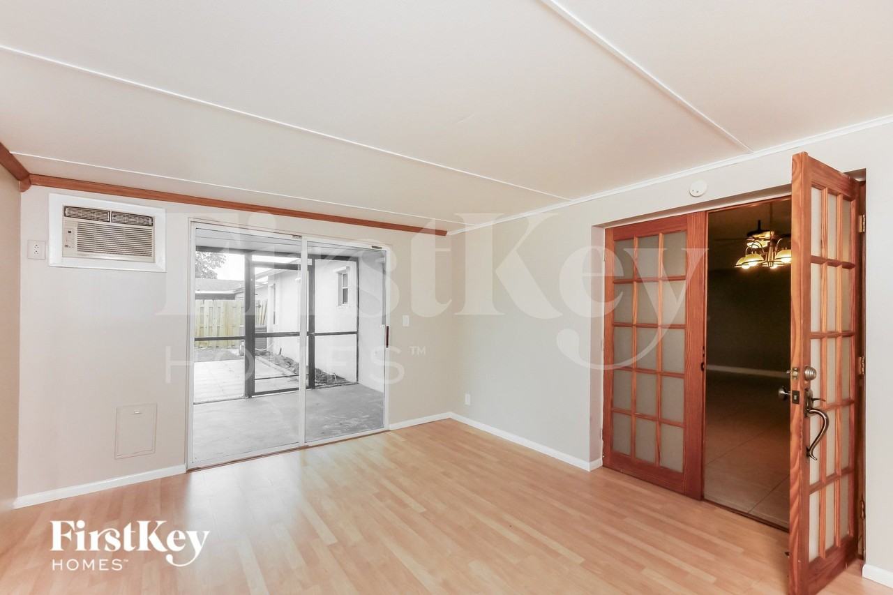 11075 Nwplace - Photo 7 of 19