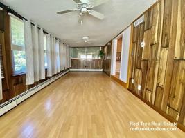 featured image of 239 Foster St #2
