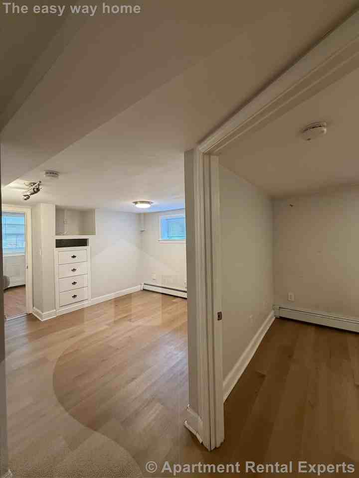 192 Central St #B - Photo 6 of 8
