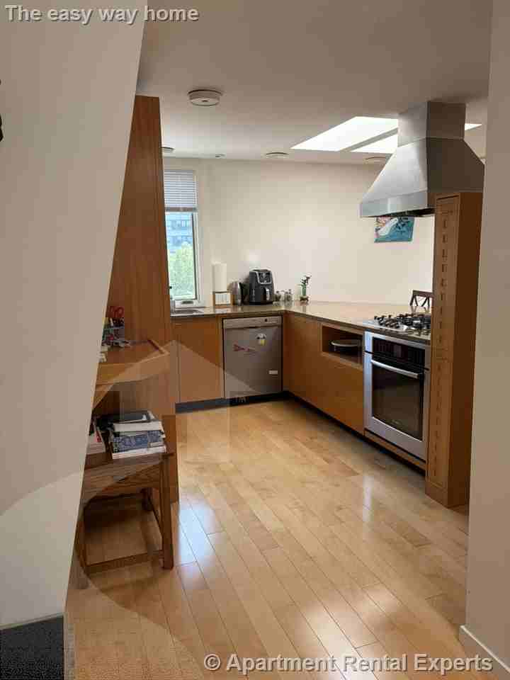29 Warren St #4 - Photo 2 of 17