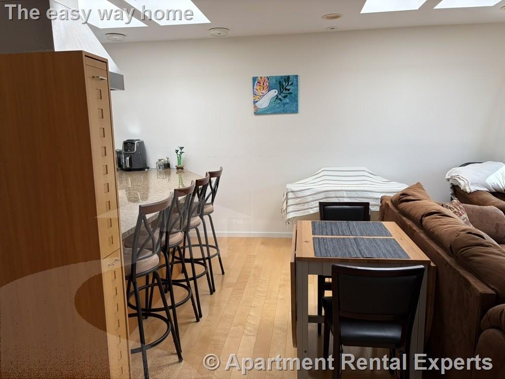 29 Warren St #4 - Photo 4 of 17